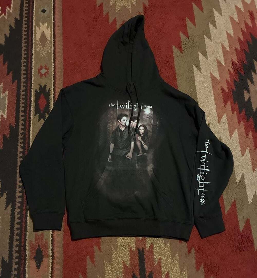 Twilight Saga The Twilight Saga Graphic Pullover Hoodie Black Medium